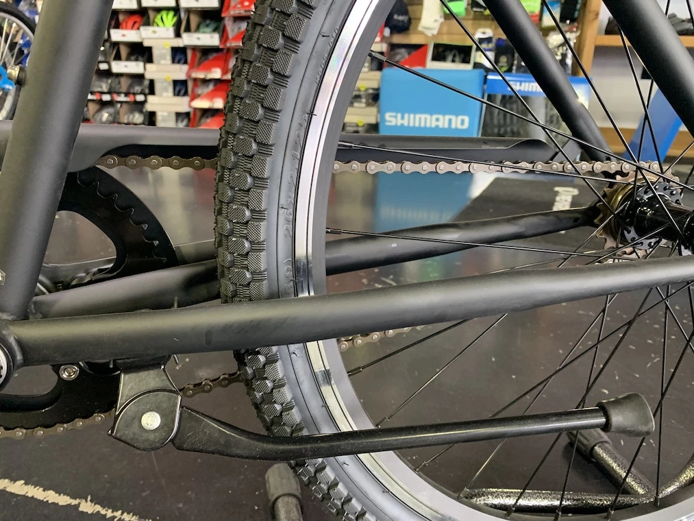 Retrospec Sully Klunker-Style Single-Speed Bike - Matte Black 2022 6 Retrospec Sully Klunker-Style Single-Speed Bike - Matte Black 2022 - Image 4