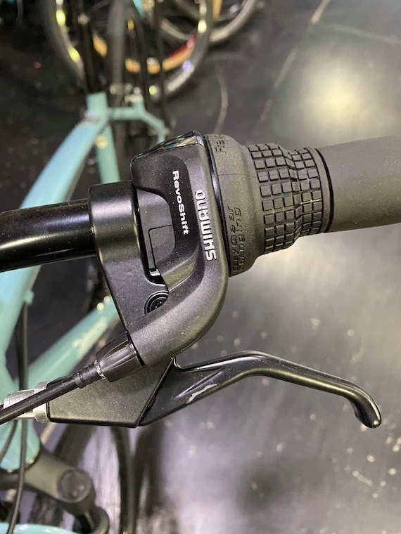 Retrospec Barron Comfort Hybrid Bike 21-Speed - Blue Fog 2022 12 Retrospec Barron Comfort Hybrid Bike 21-Speed - Blue Fog 2022 - Image 10