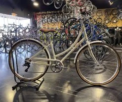 Retrospec Beaumont 7-Speed Step-Thru City Bike - Eggshell 2021