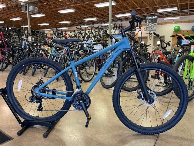 Retrospec Ascent Hardtail Trail/Mountain Bike - Lockout Front Suspension, Disc Brake 3 Retrospec Ascent Hardtail Trail/Mountain Bike - Lockout Front Suspension, Disc Brake