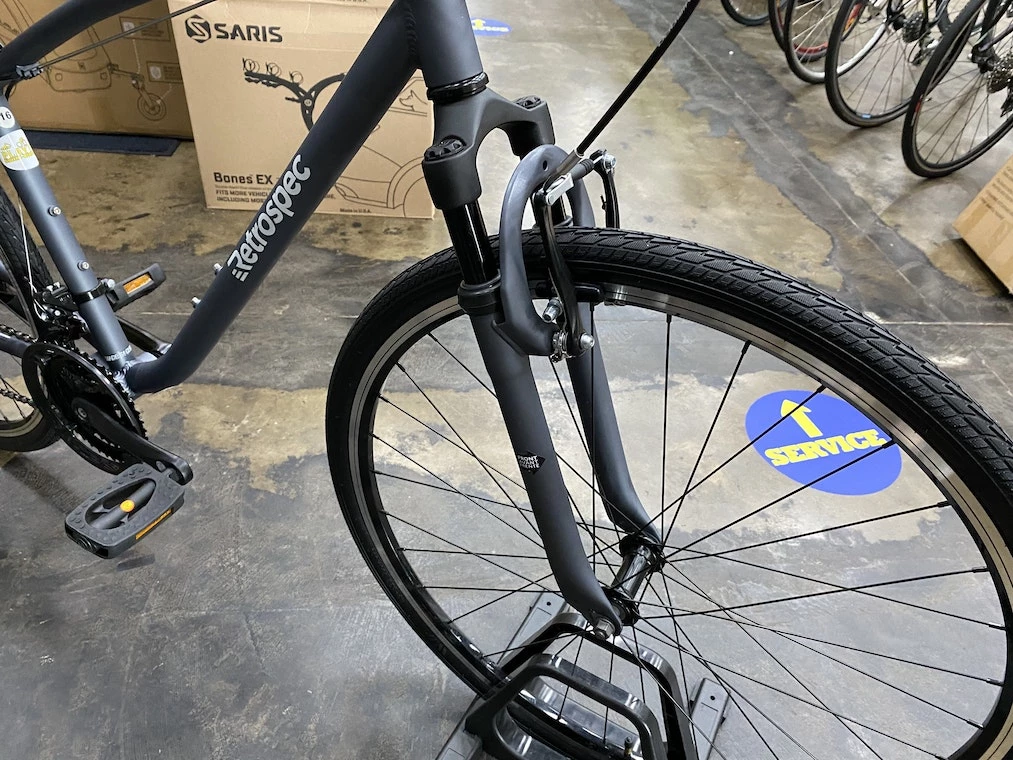 Retrospec Barron Comfort Hybrid Bike 21-Speed - Graphite 2022 4 Retrospec Barron Comfort Hybrid Bike 21-Speed - Graphite 2022 - Image 2