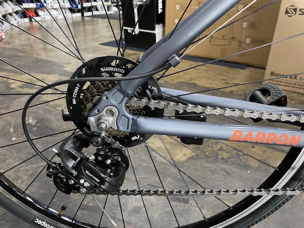 Retrospec Barron Comfort Hybrid Bike 21-Speed - Graphite 2022 11 Retrospec Barron Comfort Hybrid Bike 21-Speed - Graphite 2022 - Image 9