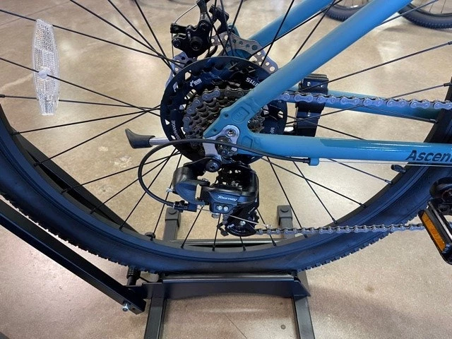 Retrospec Ascent Hardtail Trail/Mountain Bike - Lockout Front Suspension, Disc Brake 5 Retrospec Ascent Hardtail Trail/Mountain Bike - Lockout Front Suspension, Disc Brake - Image 3