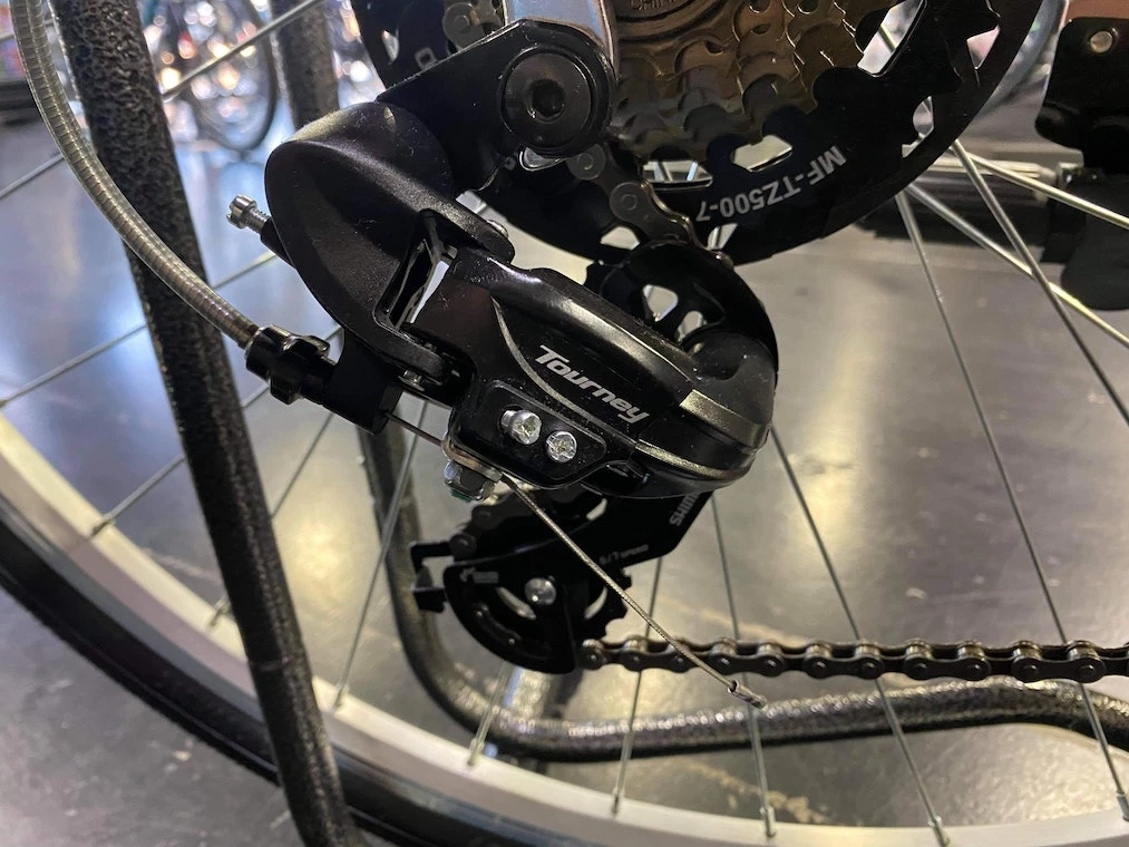 Retrospec Barron Step-Thru Comfort Hybrid Bike 21-Speed - Mauve 2021 13 Retrospec Barron Step-Thru Comfort Hybrid Bike 21-Speed - Mauve 2021 - Image 11