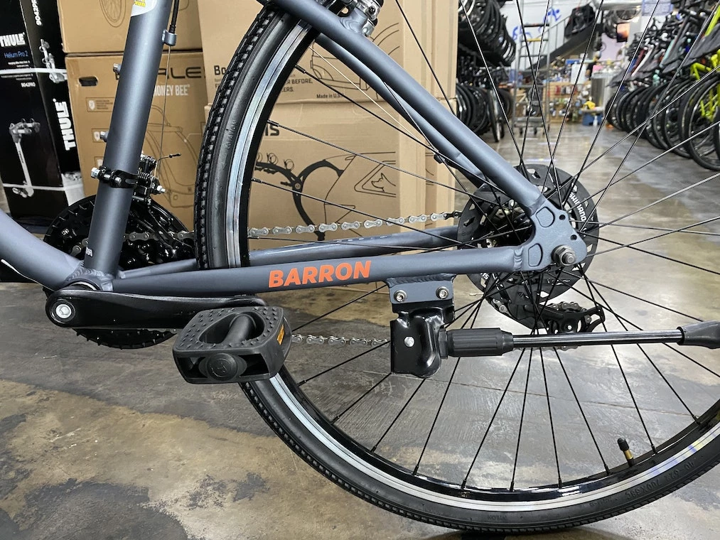 Retrospec Barron Comfort Hybrid Bike 21-Speed - Graphite 2022 5 Retrospec Barron Comfort Hybrid Bike 21-Speed - Graphite 2022 - Image 3