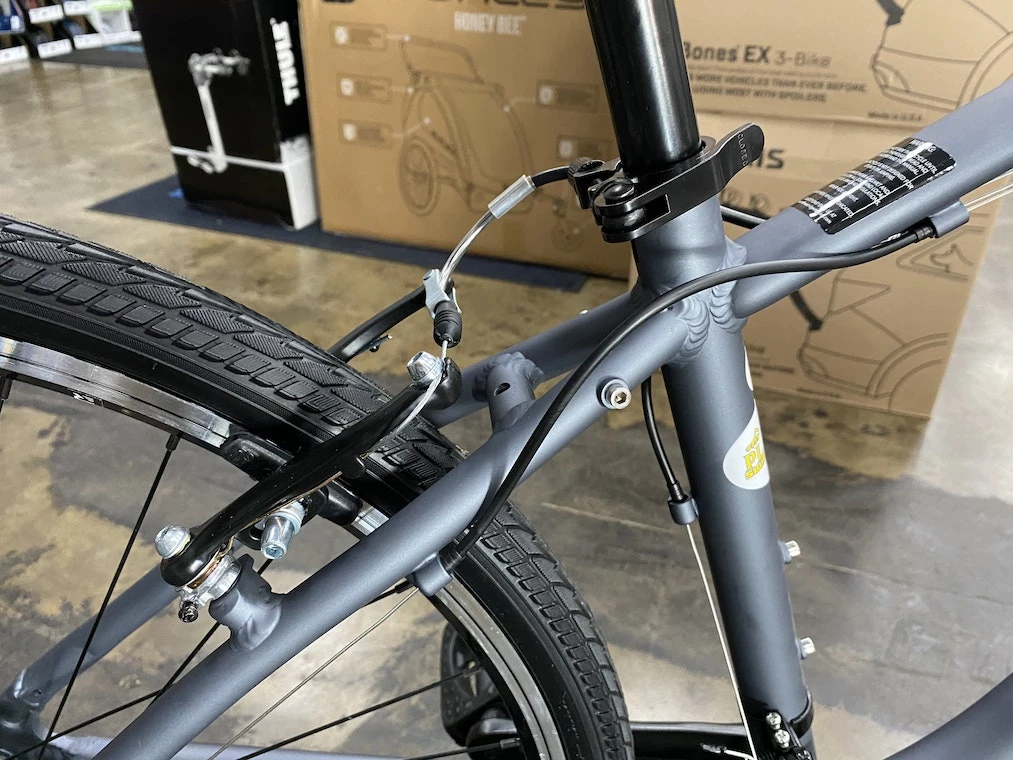 Retrospec Barron Comfort Hybrid Bike 21-Speed - Graphite 2022 13 Retrospec Barron Comfort Hybrid Bike 21-Speed - Graphite 2022 - Image 11