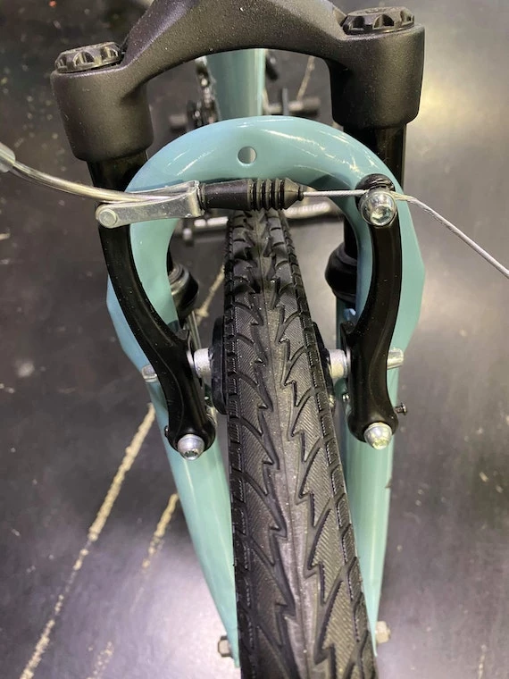 Retrospec Barron Comfort Hybrid Bike 21-Speed - Blue Fog 2022 14 Retrospec Barron Comfort Hybrid Bike 21-Speed - Blue Fog 2022 - Image 12